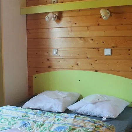 Camping Onlycamp Pierre & Sources Volvic Extérieur photo